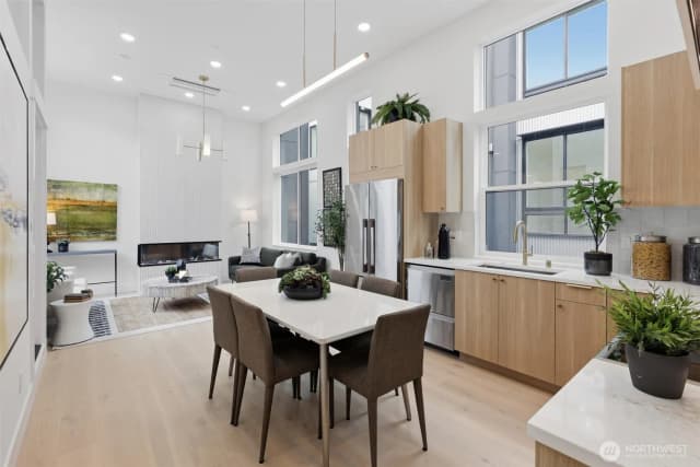 Property photo for 2014 Fairview Avenue E #c, Seattle photo 4