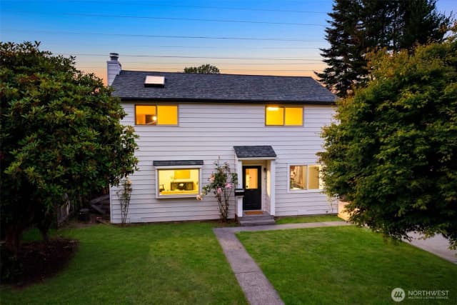 Property photo for 7020 S 120th Place, Seattle