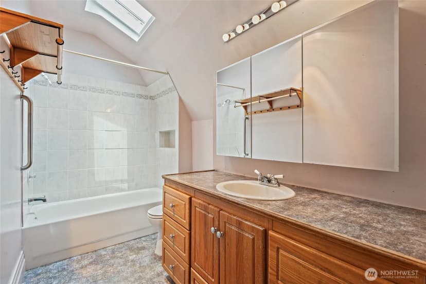 Property photo for 2902 S Jackson Street, Seattle photo 12