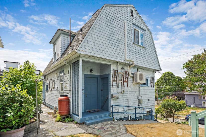 Property photo for 2902 S Jackson Street, Seattle photo 16