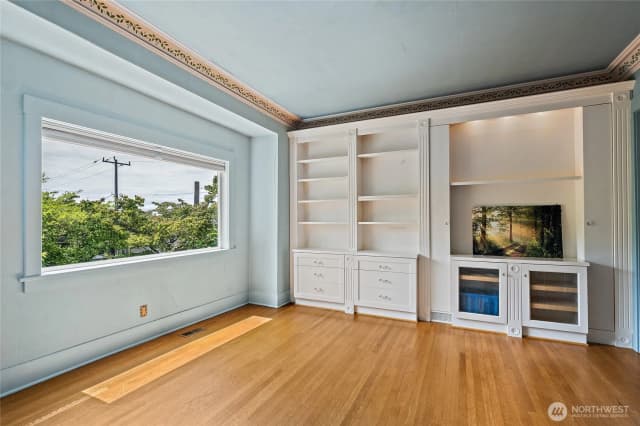 Property photo for 2902 S Jackson Street, Seattle photo 4