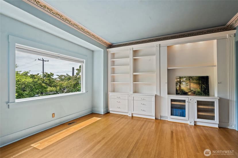 Property photo for 2902 S Jackson Street, Seattle photo 4