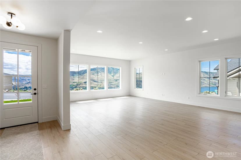 Property photo for 922 Long Drive, Chelan photo 4