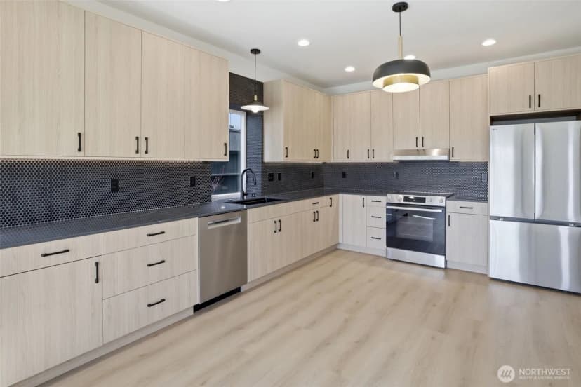 Property photo for 4517 35th Avenue S #e, Seattle photo 9
