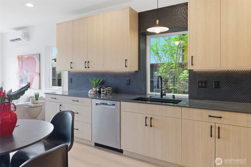 Property photo for 4517 35th Avenue S #e, Seattle photo 12