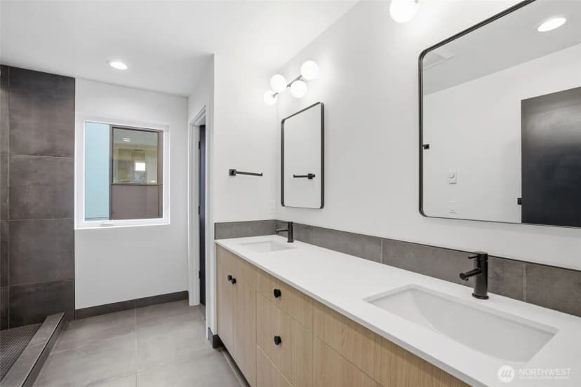 Property photo for 4517 35th Avenue S #e, Seattle photo 19