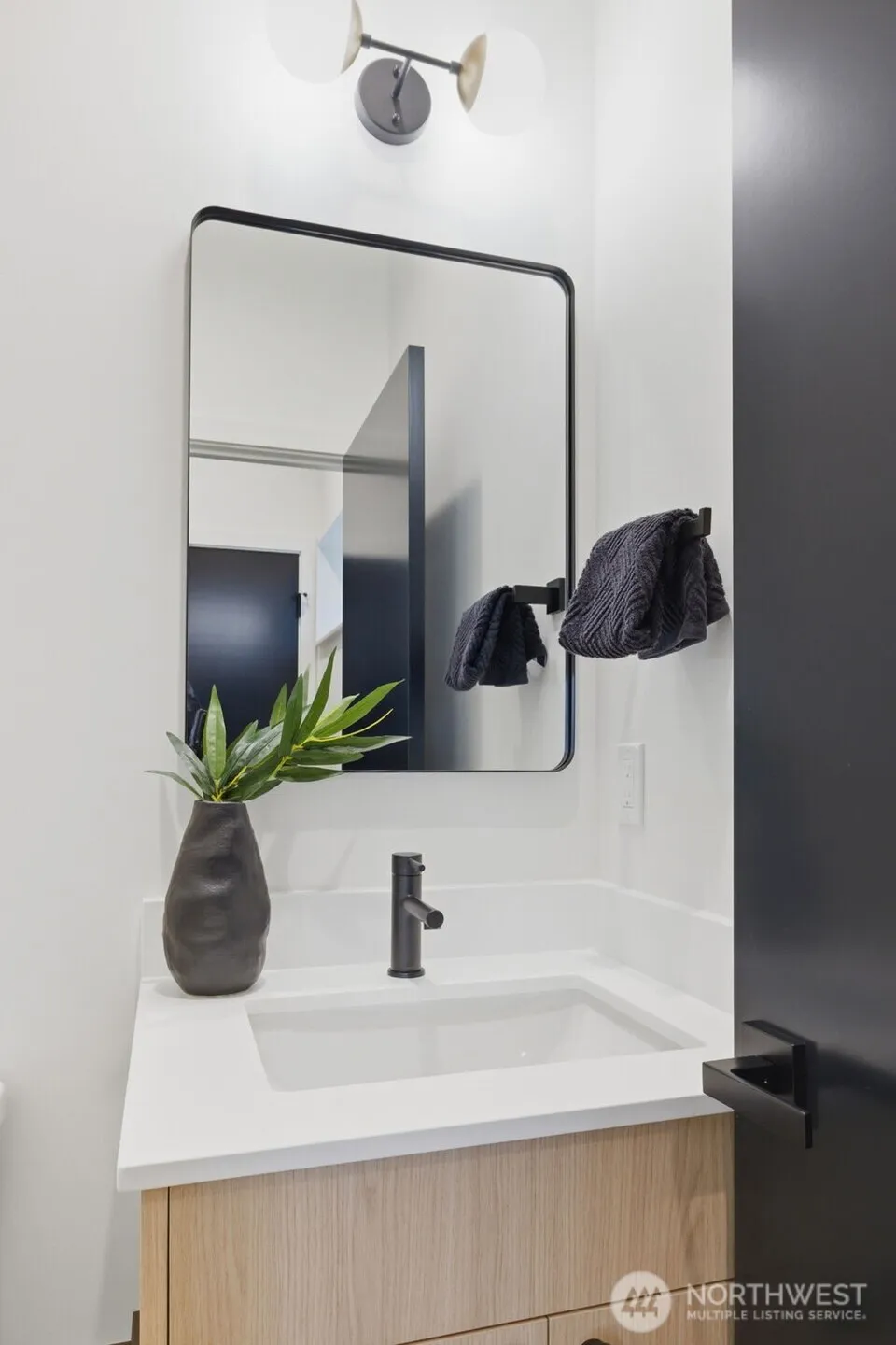 Property photo for 4517 35th Avenue S #e, Seattle photo 11