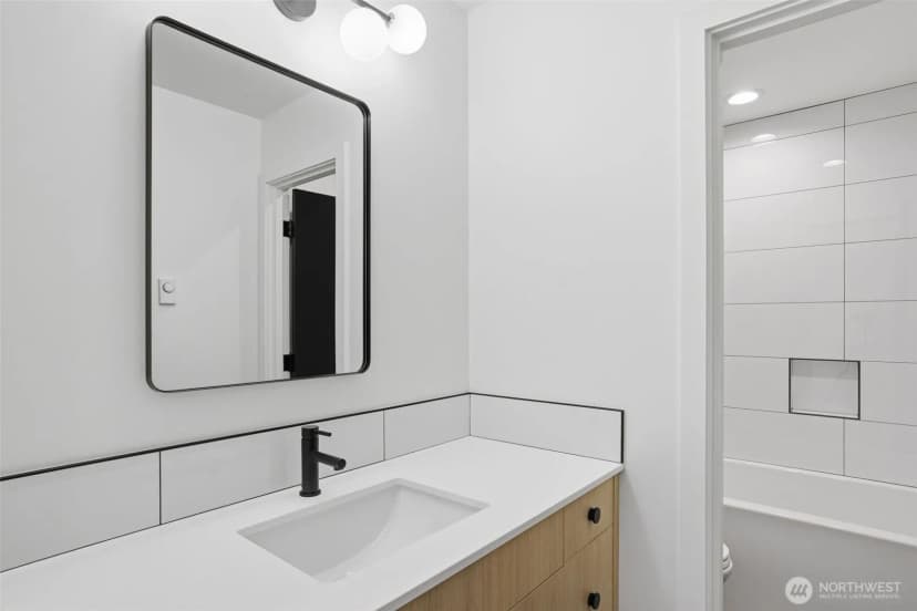 Property photo for 4517 35th Avenue S #e, Seattle photo 20