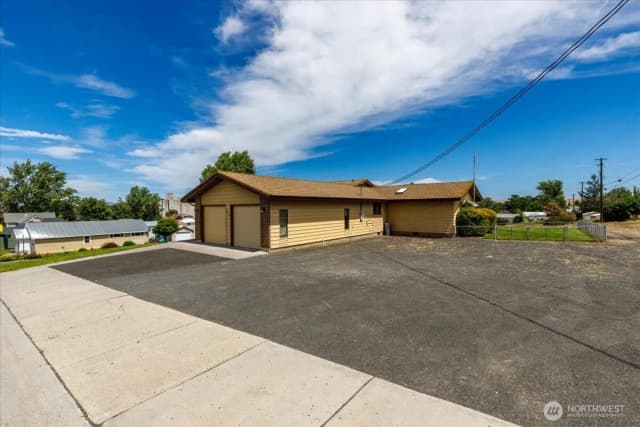 Property photo for 607 Brace Se, Wilbur photo 2
