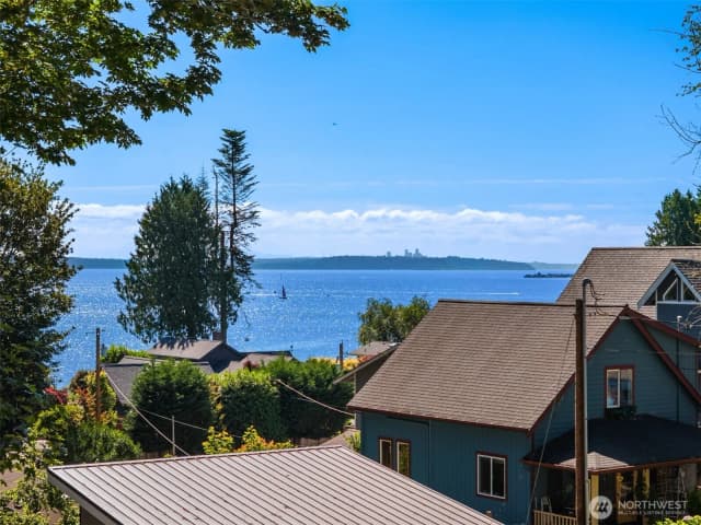Property photo for 19131 Harris Avenue Ne, Suquamish photo 5
