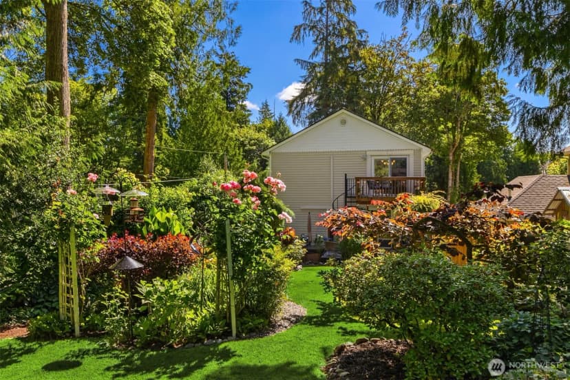 Property photo for 19131 Harris Avenue Ne, Suquamish photo 3