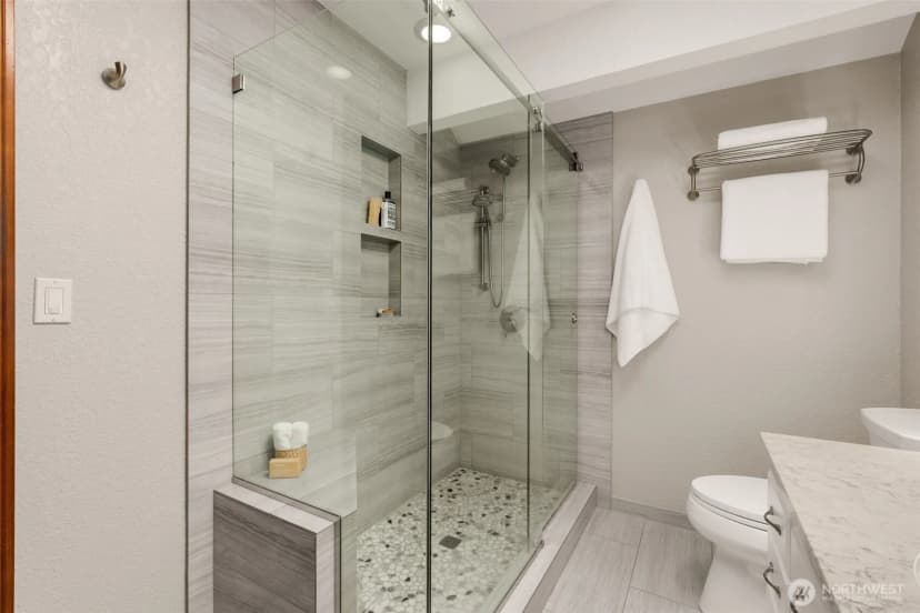 Property photo for 21016 Ne 36th Street, Sammamish photo 18