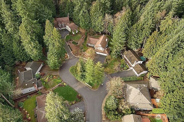 Property photo for 21016 Ne 36th Street, Sammamish photo 2