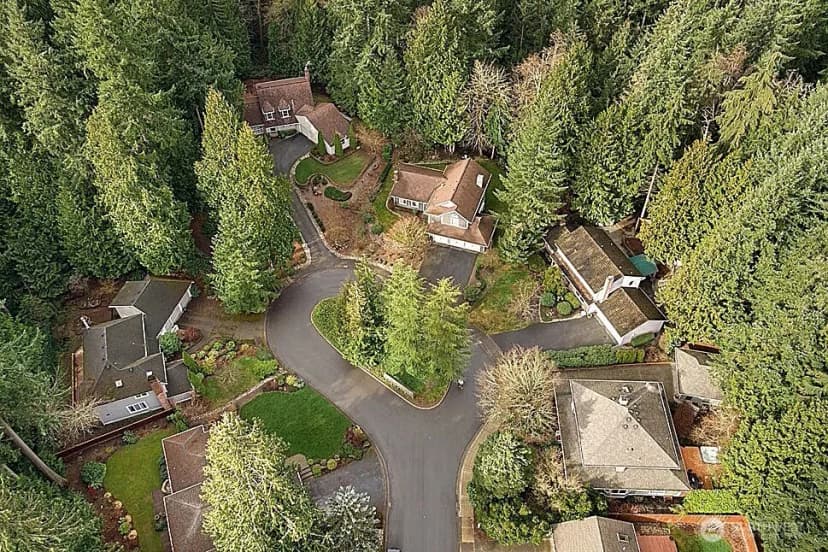 Property photo for 21016 Ne 36th Street, Sammamish photo 2