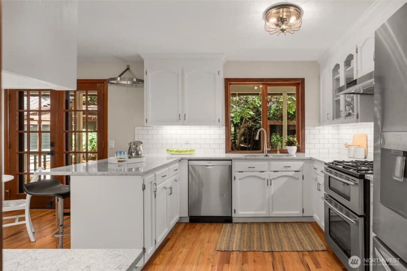 Property photo for 21016 Ne 36th Street, Sammamish photo 11