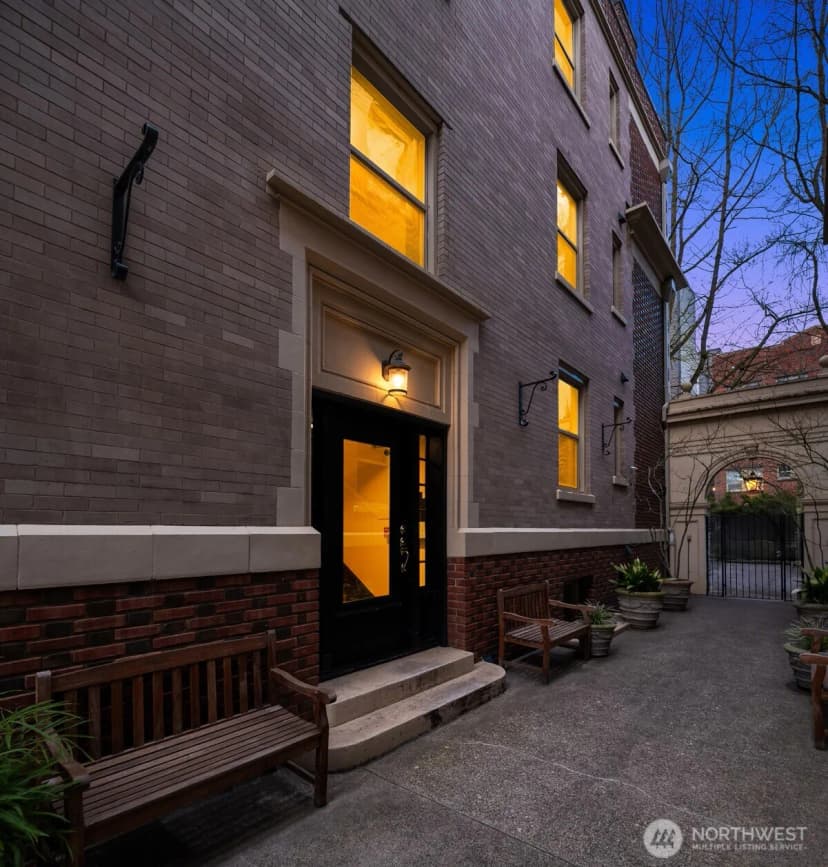 Property photo for 129 Warren Avenue N #g, Seattle photo 15