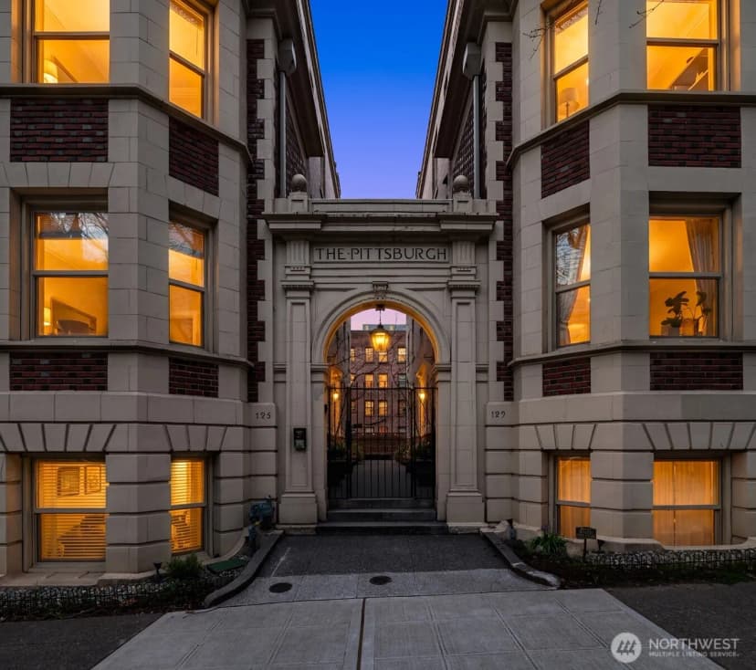 Property photo for 129 Warren Avenue N #g, Seattle photo 20