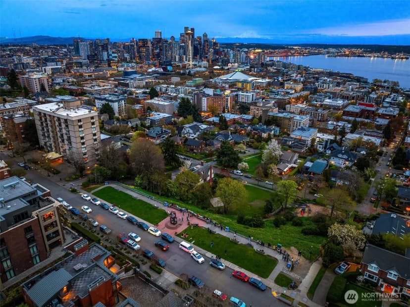 Property photo for 129 Warren Avenue N #g, Seattle photo 19