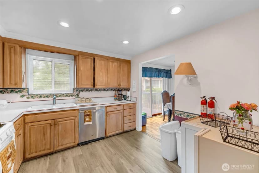 Property photo for 302 N 188th Street, Shoreline photo 12