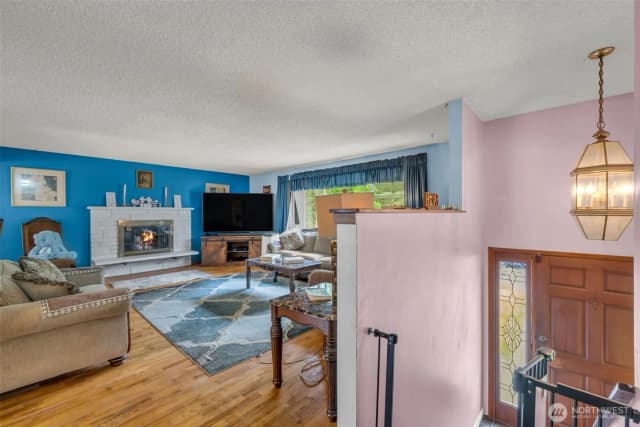 Property photo for 302 N 188th Street, Shoreline photo 3