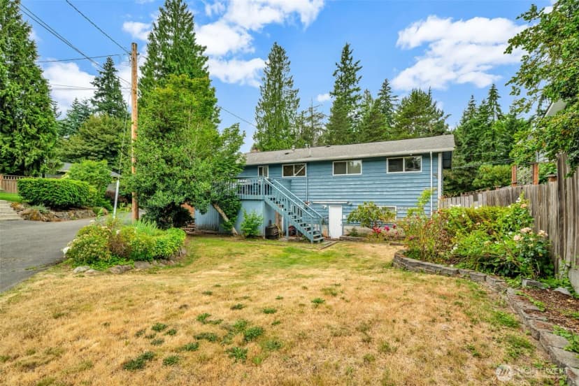 Property photo for 302 N 188th Street, Shoreline photo 32