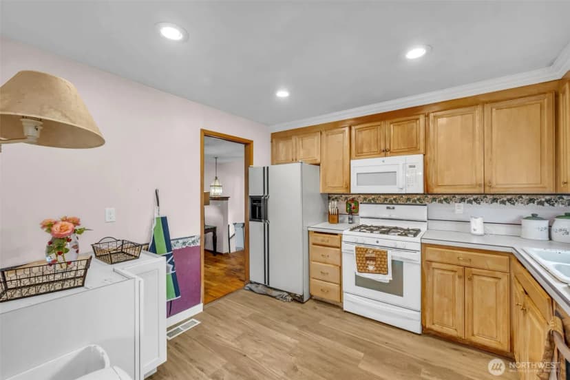 Property photo for 302 N 188th Street, Shoreline photo 11