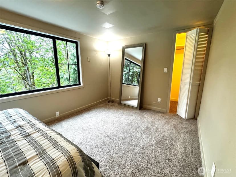 Property photo for 8233 Ne 169th Street, Kenmore photo 14