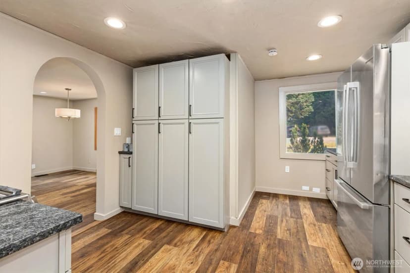Property photo for 8233 Ne 169th Street, Kenmore photo 8