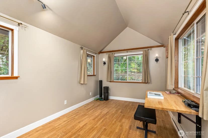 Property photo for 8233 Ne 169th Street, Kenmore photo 21