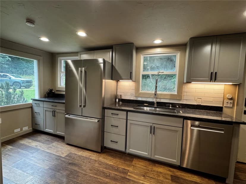 Property photo for 8233 Ne 169th Street, Kenmore photo 6