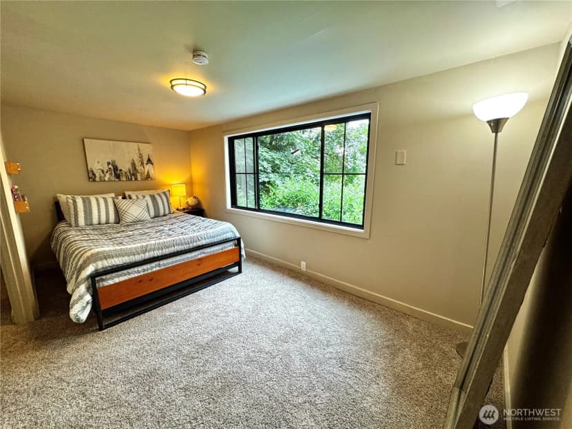 Property photo for 8233 Ne 169th Street, Kenmore photo 13