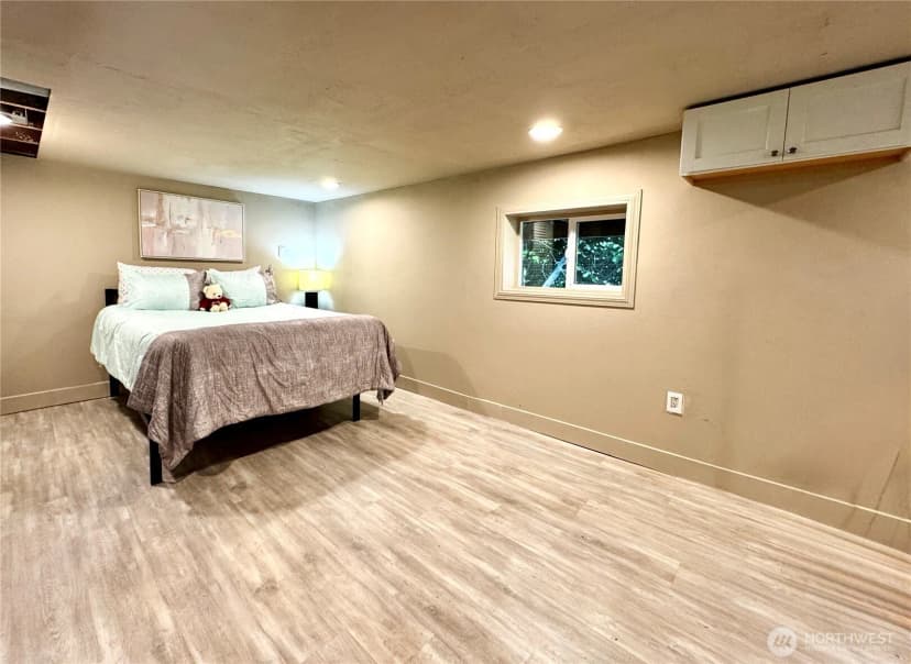 Property photo for 8233 Ne 169th Street, Kenmore photo 18