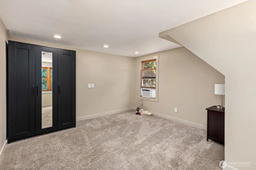 Property photo for 8233 Ne 169th Street, Kenmore photo 15
