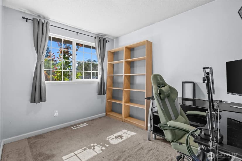 Property photo for 19320 Crescent Drive E, Spanaway photo 16
