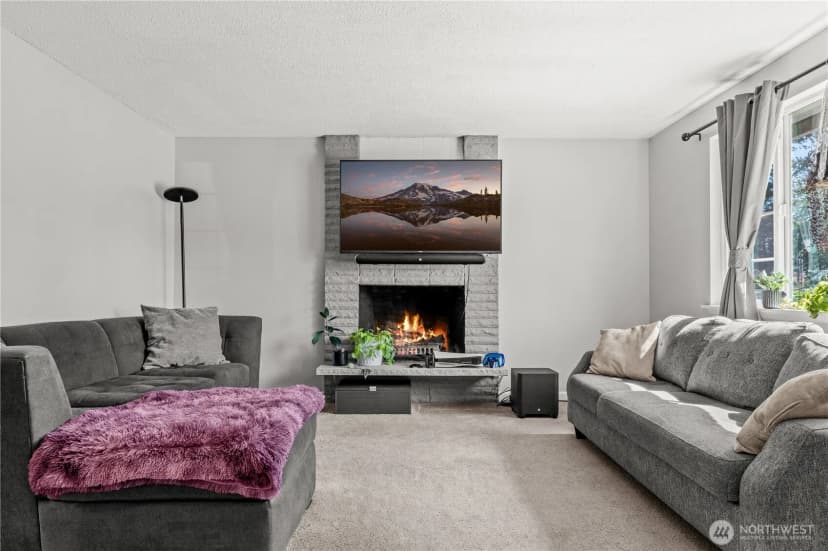 Property photo for 19320 Crescent Drive E, Spanaway photo 2