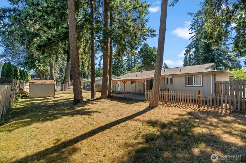Property photo for 19320 Crescent Drive E, Spanaway photo 18