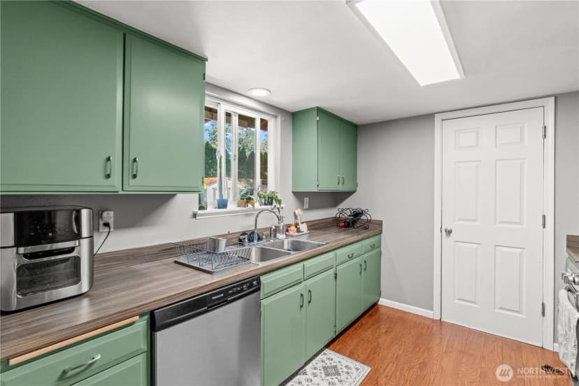 Property photo for 19320 Crescent Drive E, Spanaway photo 8