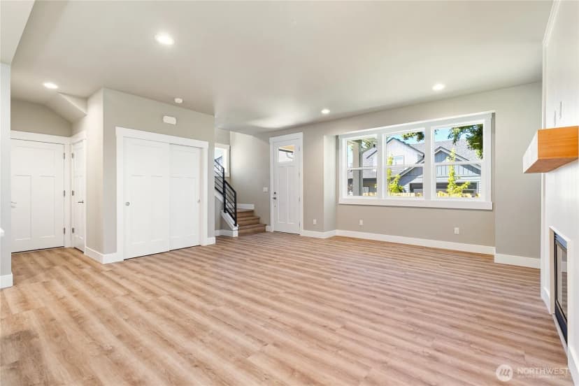 Property photo for 607 Illinois Street, Bellingham photo 14