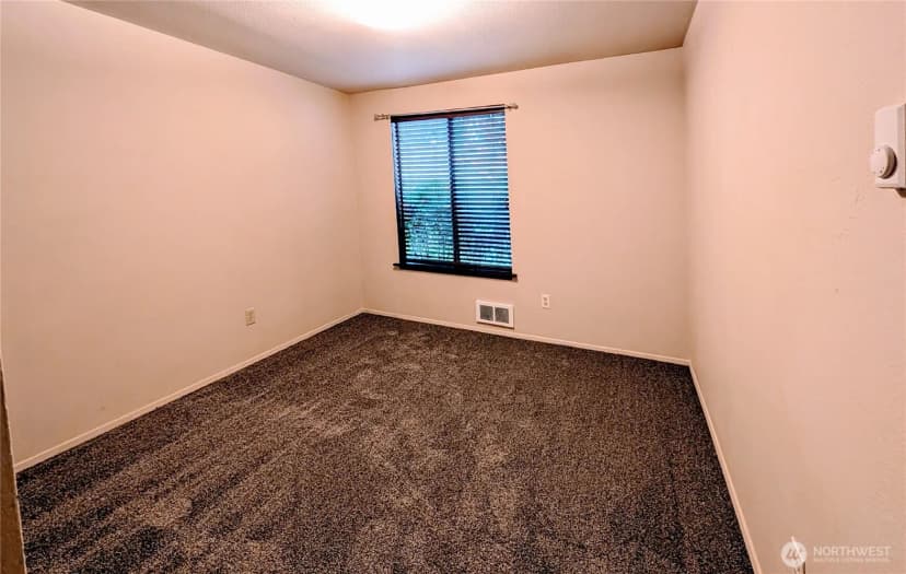 Property photo for 1627 Ne 199th Place, Shoreline photo 9