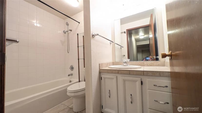 Property photo for 1627 Ne 199th Place, Shoreline photo 18