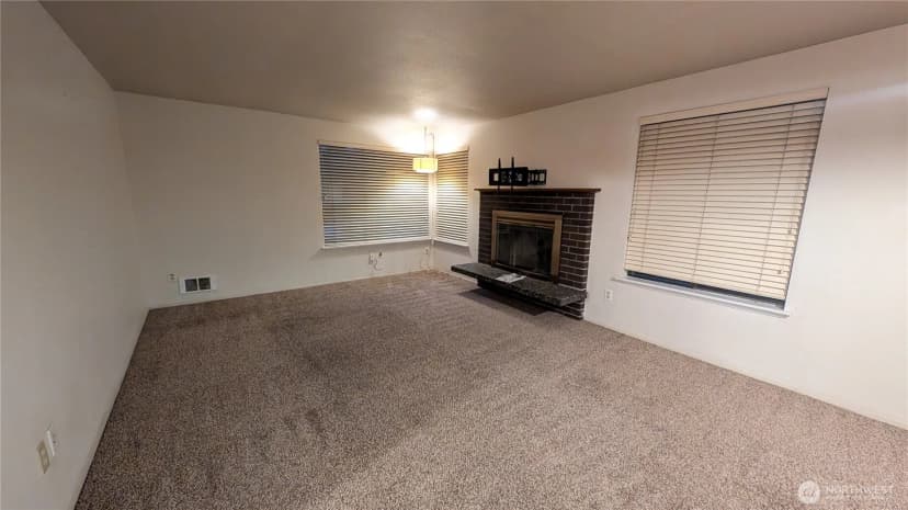 Property photo for 1627 Ne 199th Place, Shoreline photo 11