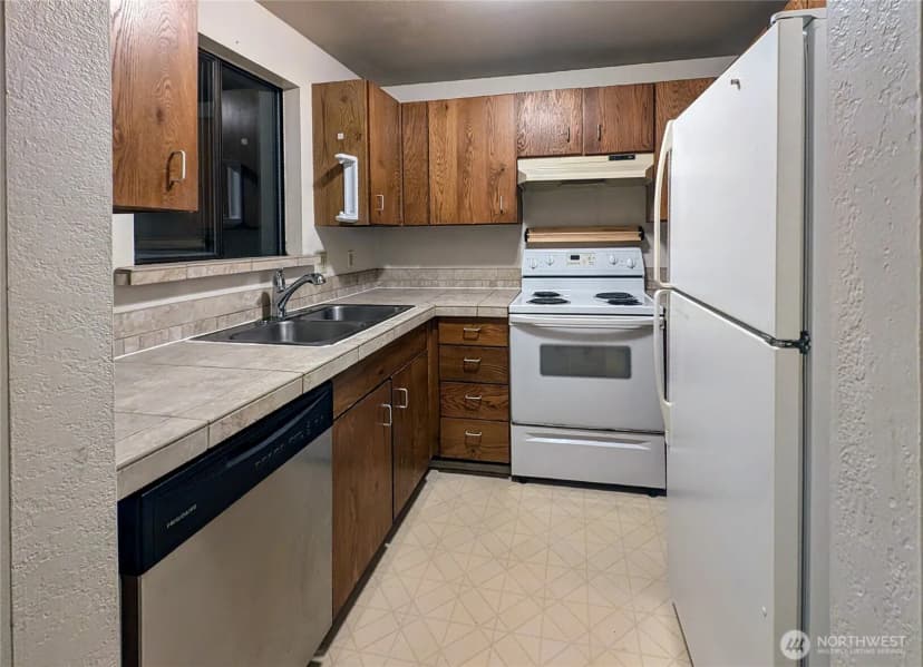 Property photo for 1627 Ne 199th Place, Shoreline photo 14