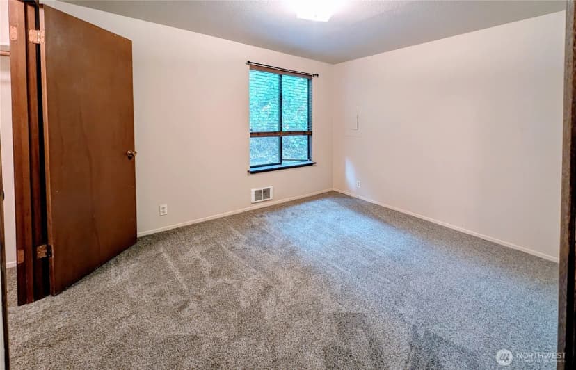 Property photo for 1627 Ne 199th Place, Shoreline photo 6