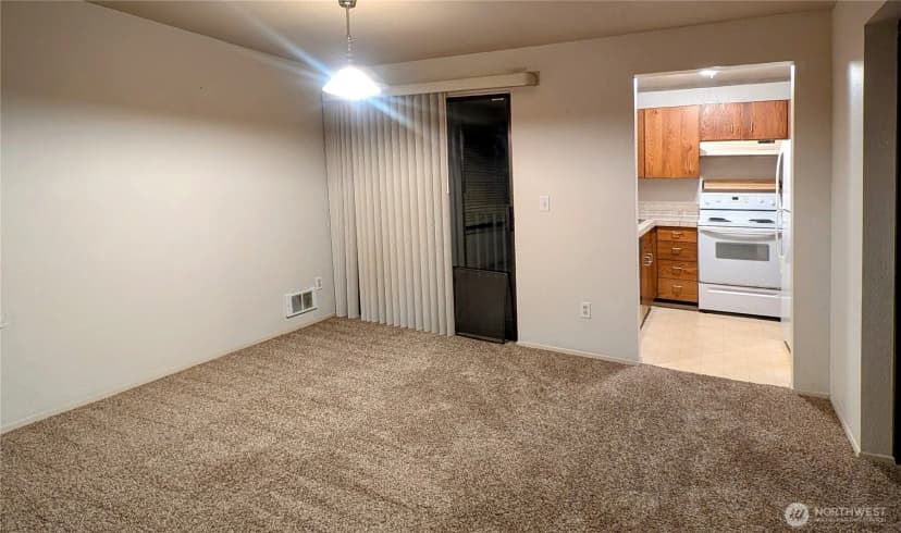 Property photo for 1627 Ne 199th Place, Shoreline photo 12