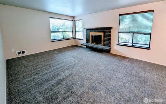 Property photo for 1627 Ne 199th Place, Shoreline photo 2