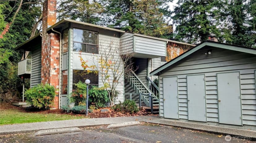 Property photo for 1627 Ne 199th Place, Shoreline