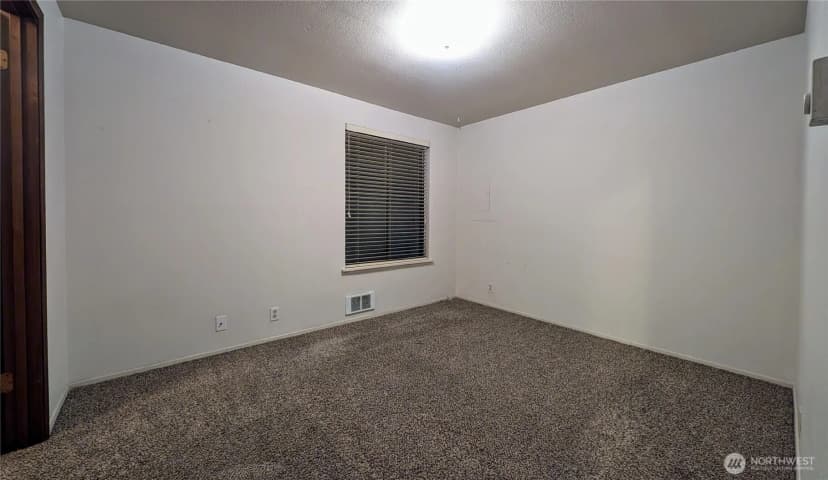 Property photo for 1627 Ne 199th Place, Shoreline photo 16