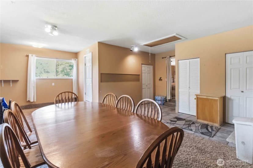 Property photo for 109 Alpha Drive, Longview photo 17