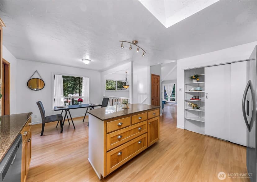 Property photo for 400 Sudden Valley Drive, Bellingham photo 12