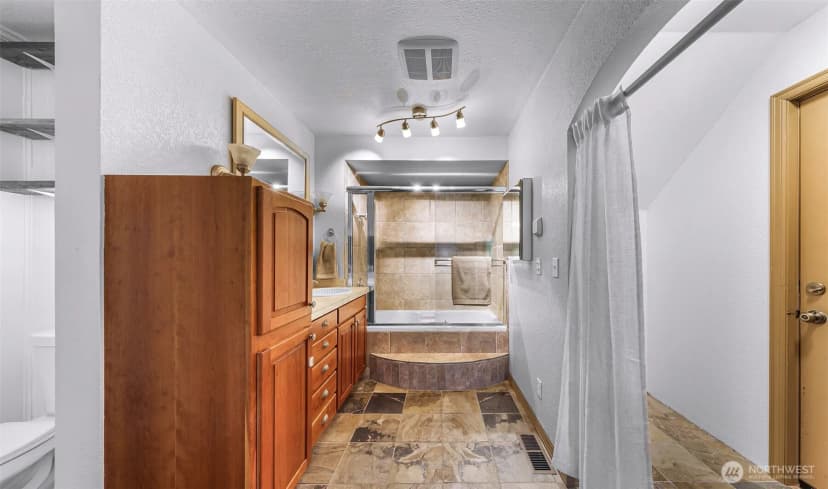 Property photo for 400 Sudden Valley Drive, Bellingham photo 18